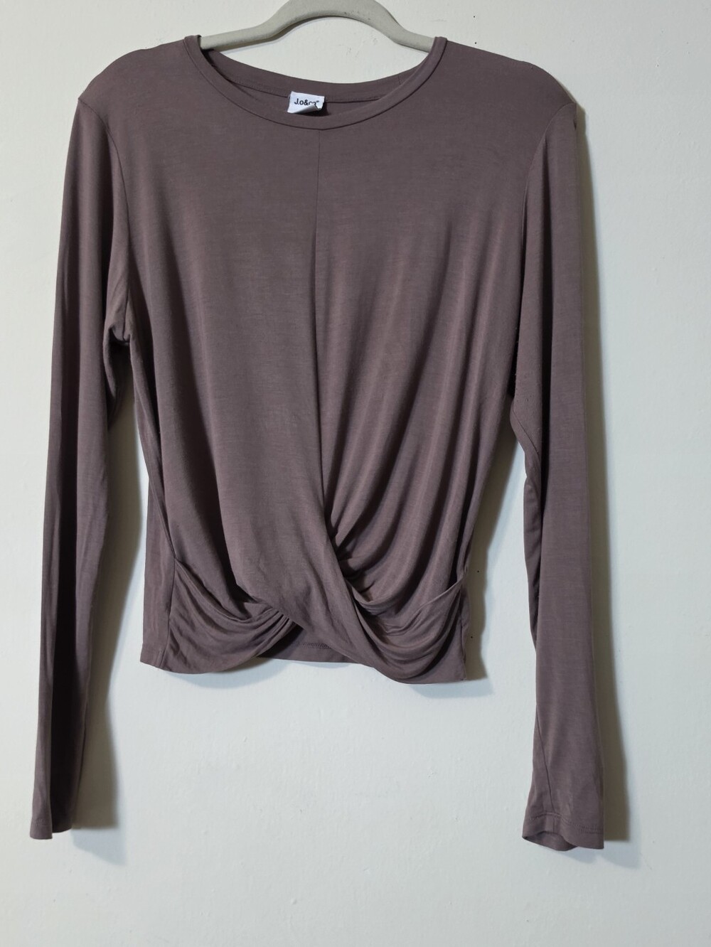 J.O.A. Long Sleeve Twist-Hem Top in Mauve